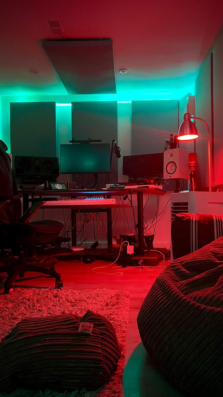 Super Beats Studio live space