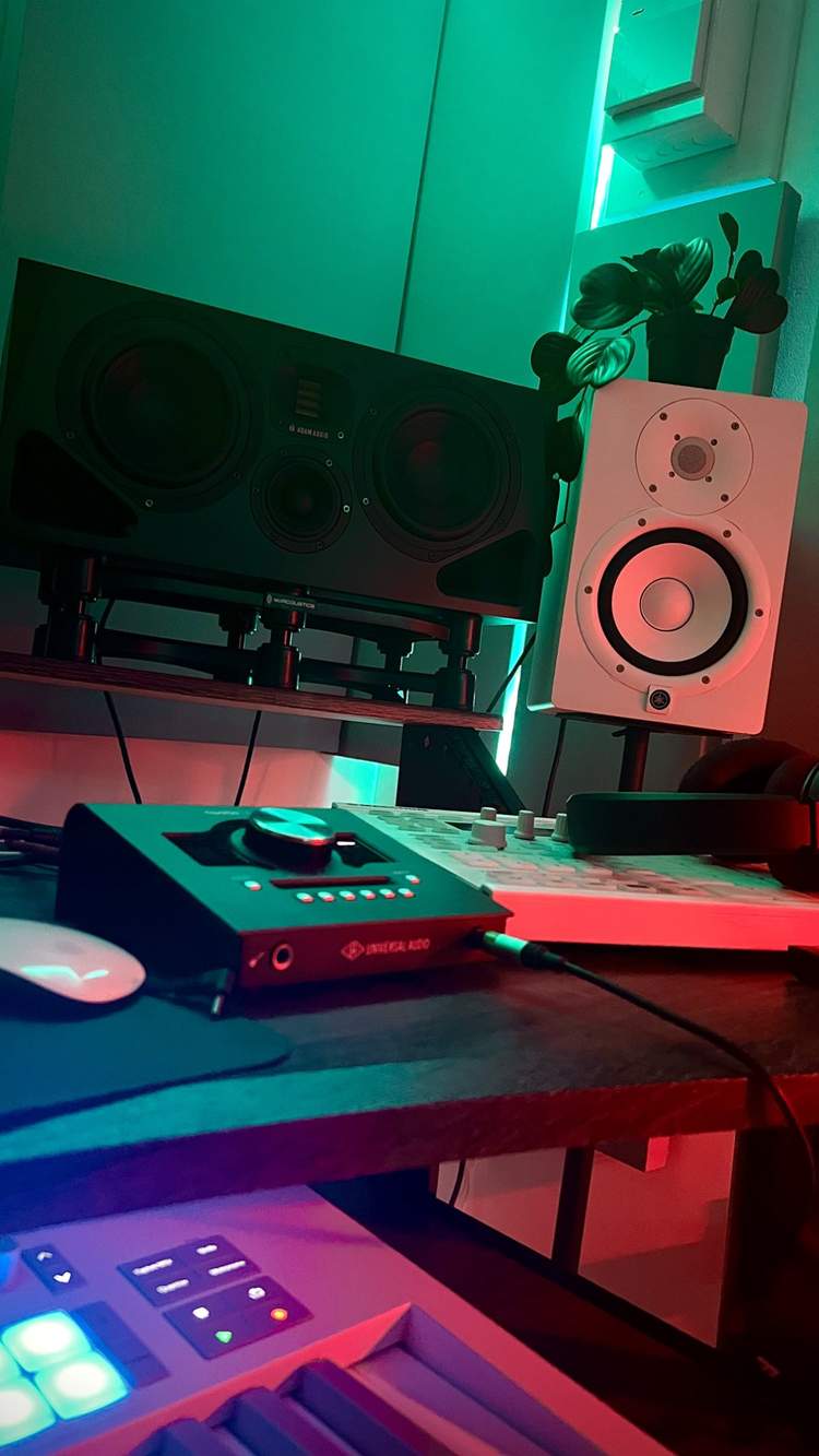 Studio monitors and outboard gear
